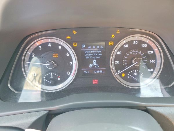 2022 HYUNDAI SONATA SE