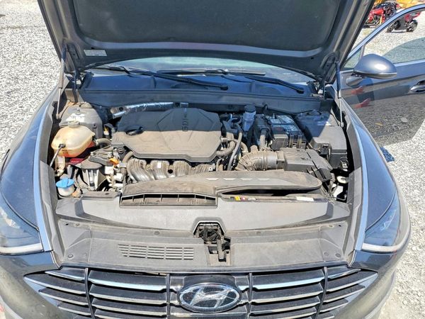 2022 HYUNDAI SONATA SE