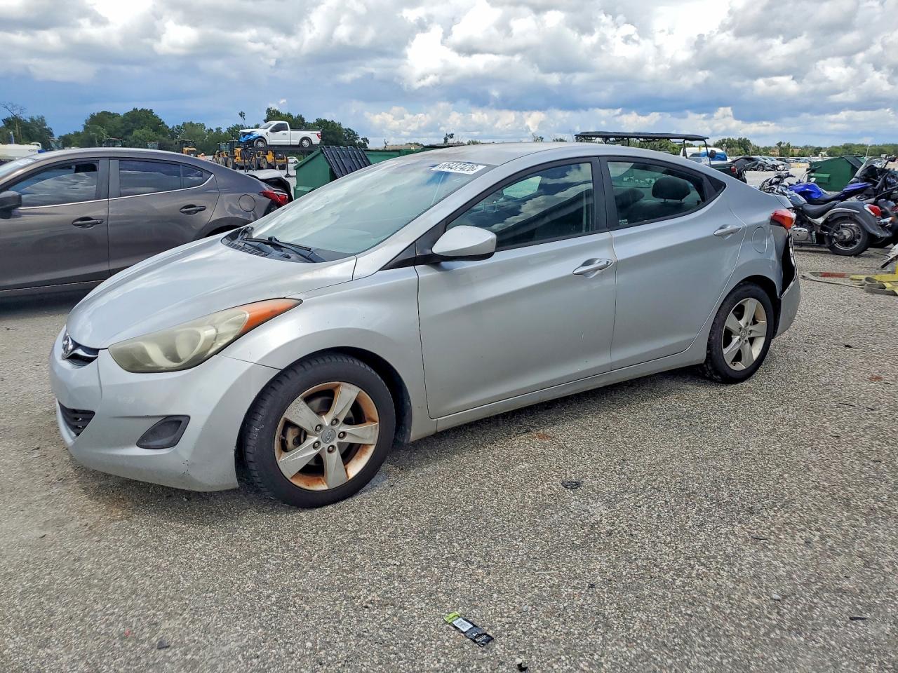 2013 HYUNDAI ELANTRA