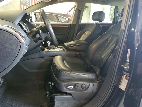 2013 AUDI Q7 Premium Plus — DENT