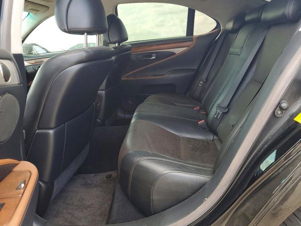 2013 LEXUS LS 460