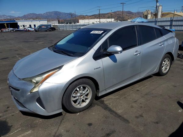 2017 TOYOTA PRIUS