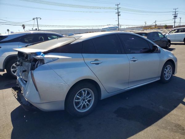 2017 TOYOTA PRIUS