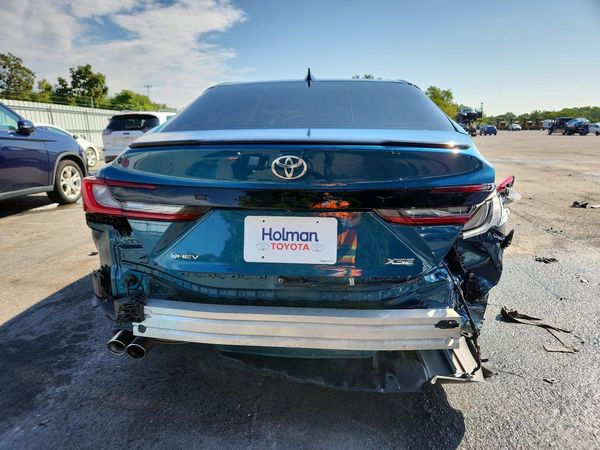 2025 TOYOTA CAMRY