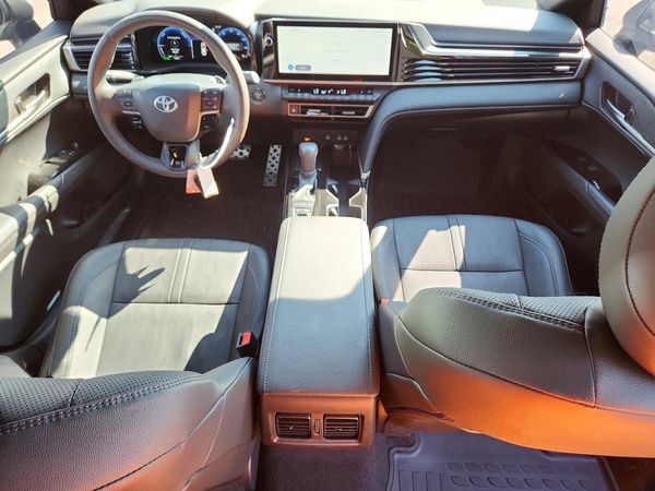 2025 TOYOTA CAMRY