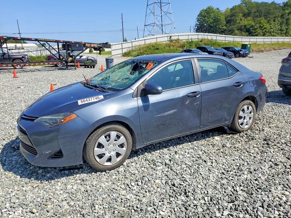 2018 TOYOTA COROLLA — Front 3/4
