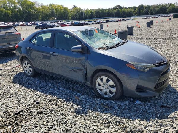 2018 TOYOTA COROLLA — Passenger 3/4