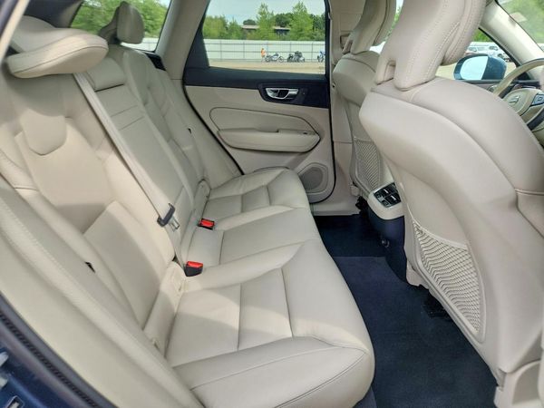 2019 VOLVO XC60 Inscription