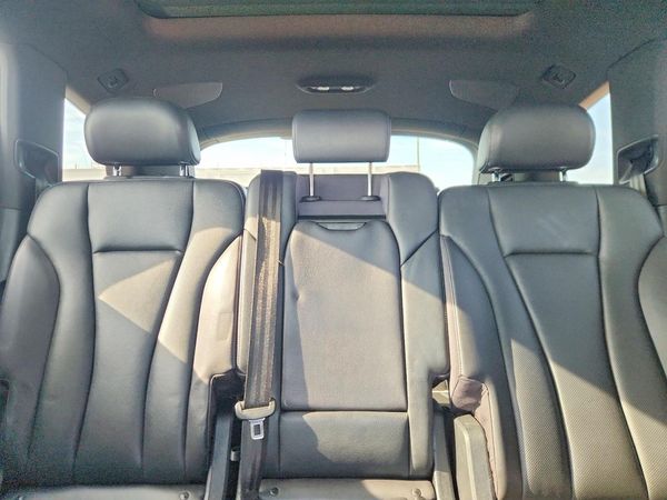 2017 AUDI Q7 quattro Premium Plus