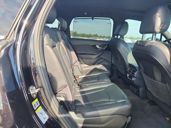 2017 AUDI Q7 quattro Premium Plus