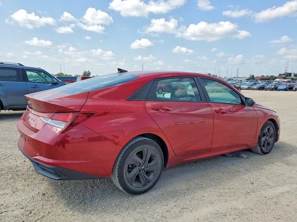 2022 HYUNDAI ELANTRA