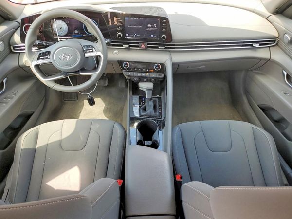 2022 HYUNDAI ELANTRA