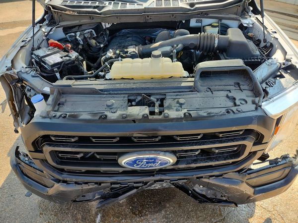 2021 FORD F150 — Engine bay