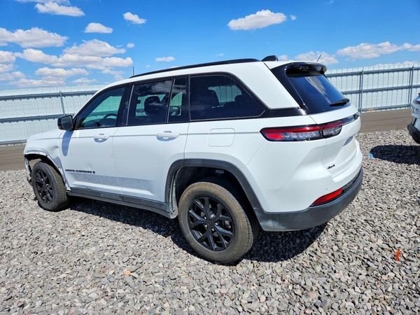 2025 JEEP GRAND CHEROKEE Laredo, Altitude