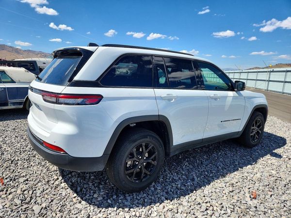2025 JEEP GRAND CHEROKEE Laredo, Altitude