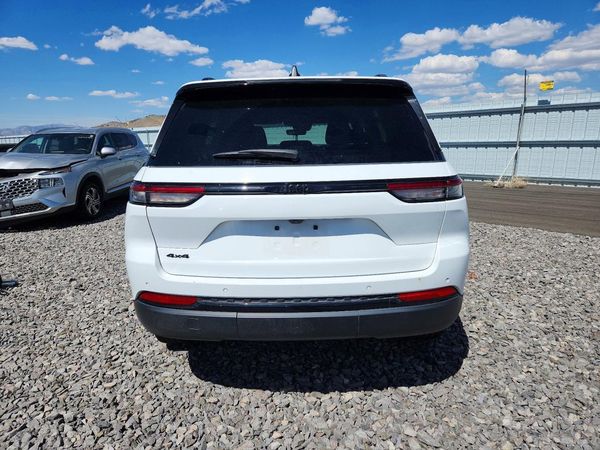 2025 JEEP GRAND CHEROKEE Laredo, Altitude