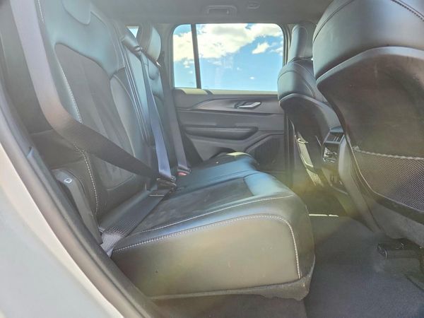 2025 JEEP GRAND CHEROKEE Laredo, Altitude