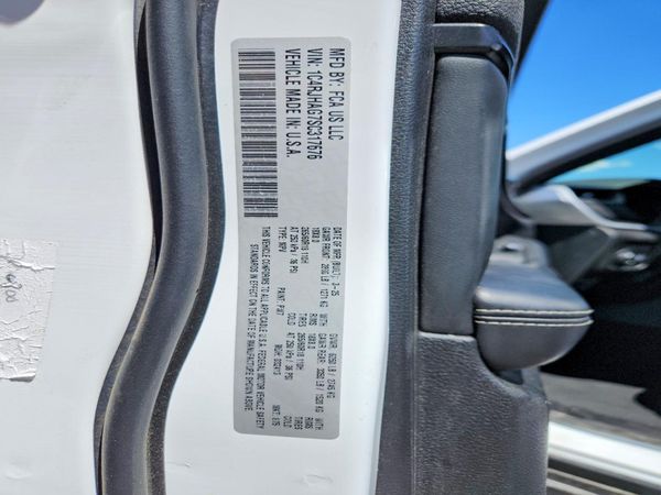 2025 JEEP GRAND CHEROKEE Laredo, Altitude