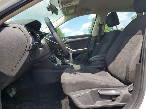 2020 VOLKSWAGEN JETTA S, SE, R-Line — DENT