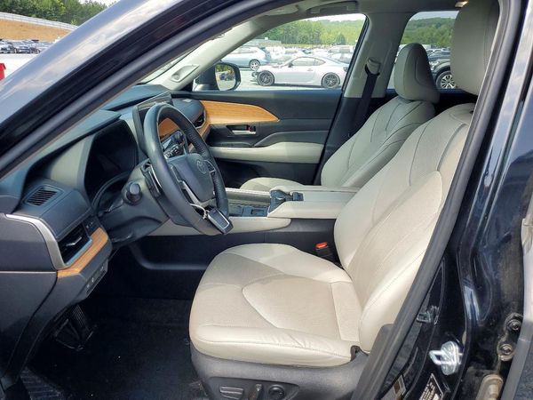 2024 TOYOTA GRAND HIGHLANDER