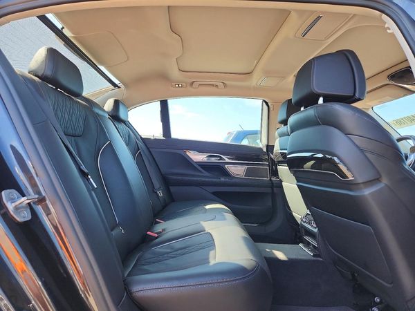 2021 BMW 740 xDrive