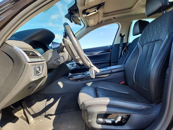2021 BMW 740 xDrive