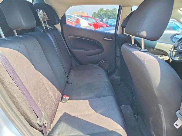 2013 MAZDA MAZDA2 Sport/GX