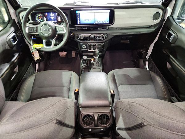 2024 JEEP WRANGLER Sahara 4XE