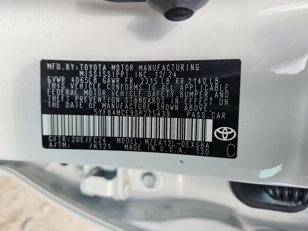 2025 TOYOTA COROLLA SE