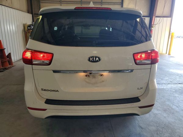 2017 KIA SEDONA LX