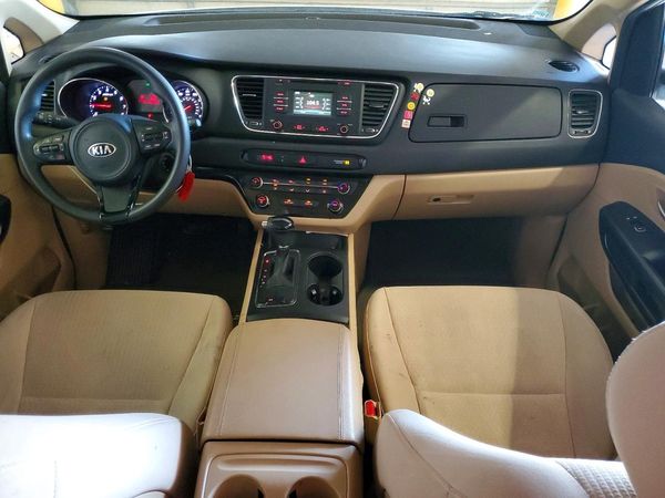 2017 KIA SEDONA LX