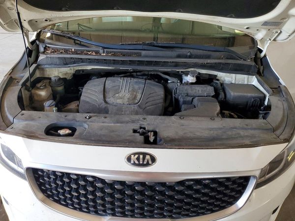 2017 KIA SEDONA LX