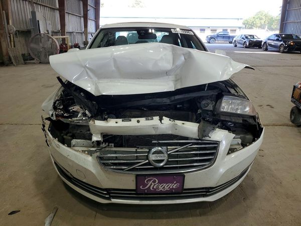 2015 VOLVO S80 Premier+ (non R design)