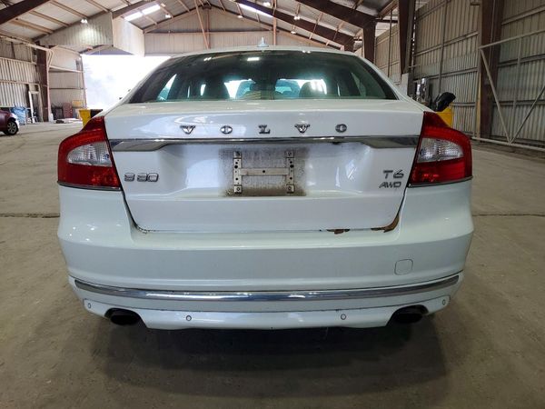 2015 VOLVO S80 Premier+ (non R design)
