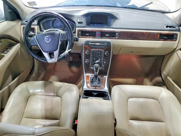 2015 VOLVO S80 Premier+ (non R design)