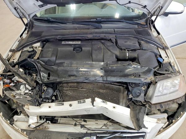 2015 VOLVO S80 Premier+ (non R design)