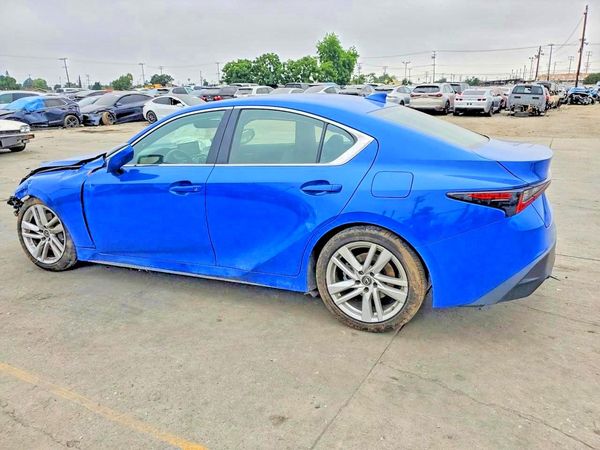 2021 LEXUS IS