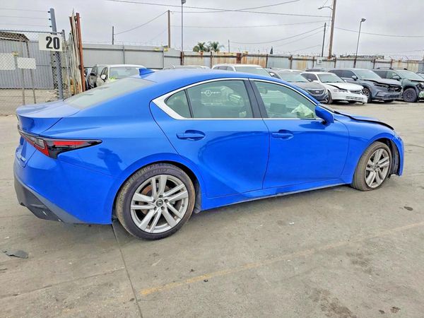 2021 LEXUS IS