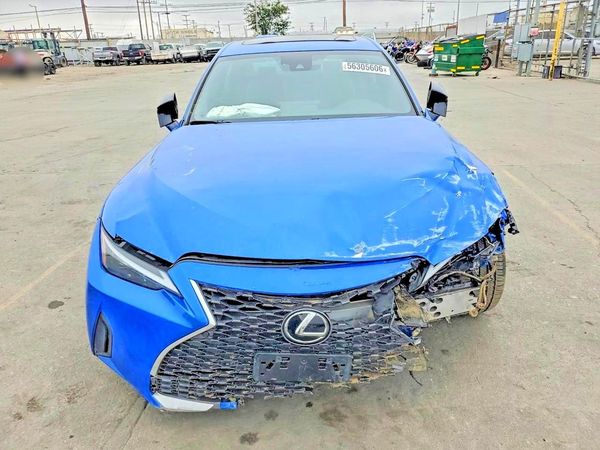 2021 LEXUS IS