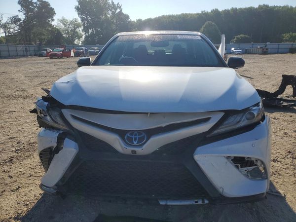 2019 TOYOTA CAMRY