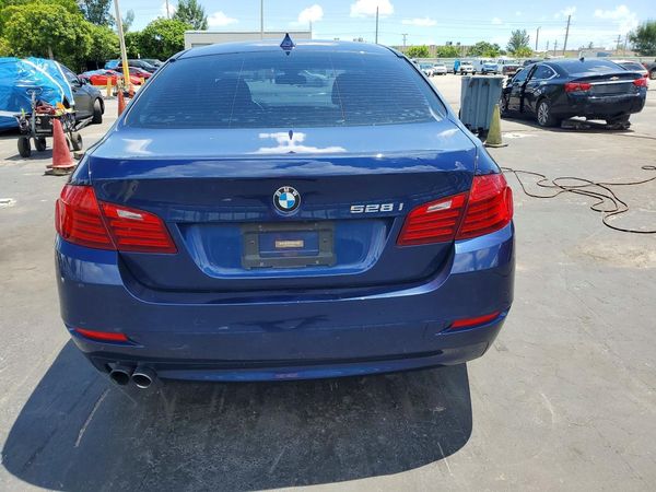 2016 BMW 528