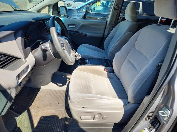 2015 TOYOTA SIENNA