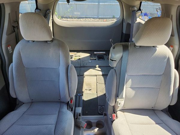 2015 TOYOTA SIENNA