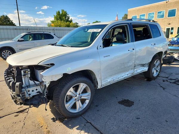 2013 TOYOTA HIGHLANDER