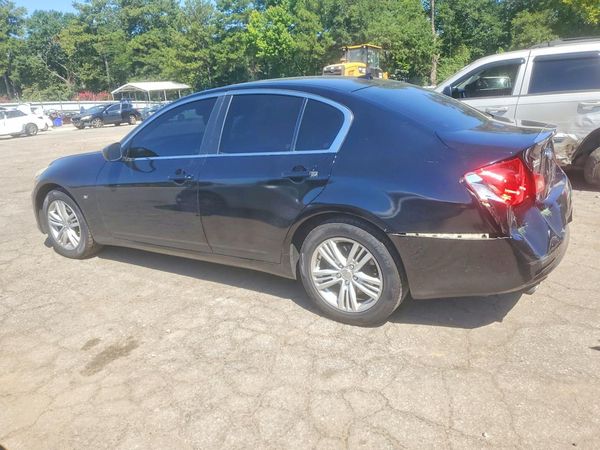 2015 INFINITI Q40