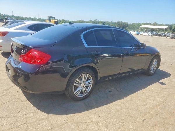 2015 INFINITI Q40
