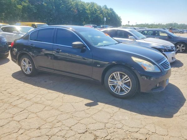 2015 INFINITI Q40