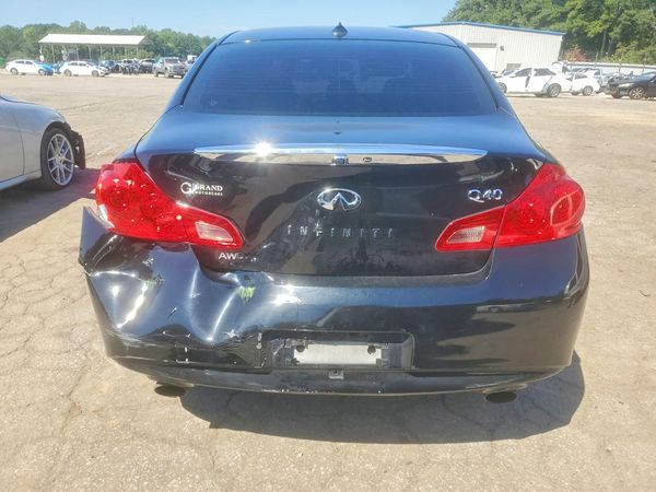 2015 INFINITI Q40