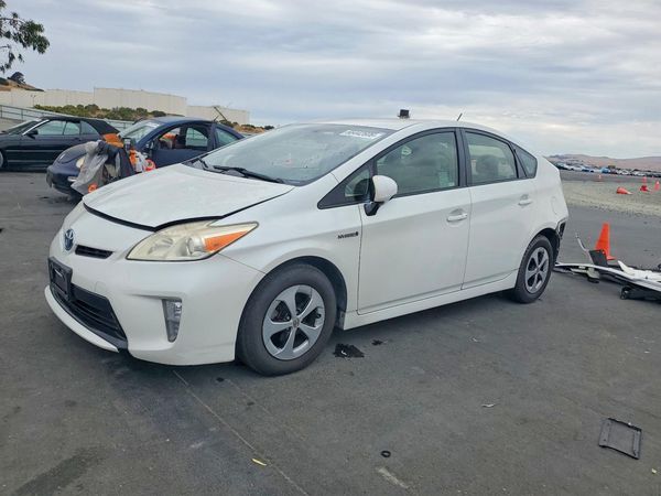 2015 TOYOTA PRIUS