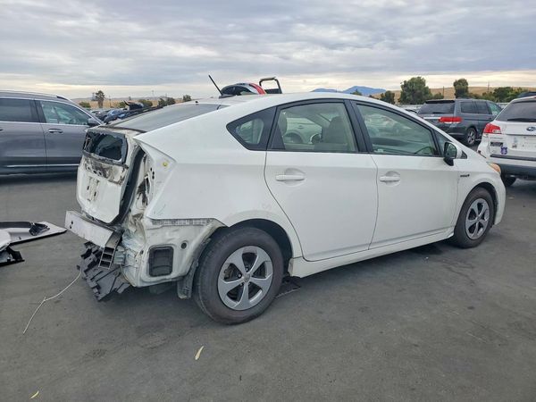 2015 TOYOTA PRIUS